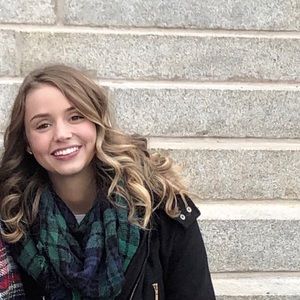 Meet your Posher, Alexia